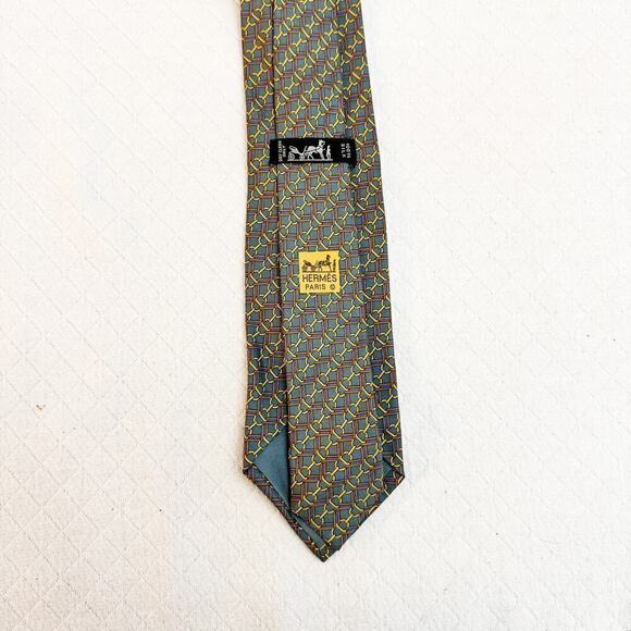 Hermes 100% Silk Blue Striped Chain Link Design Tie - Picture 3 of 6